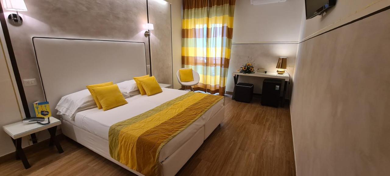 Hotel Bellevue Pesaro Buitenkant foto