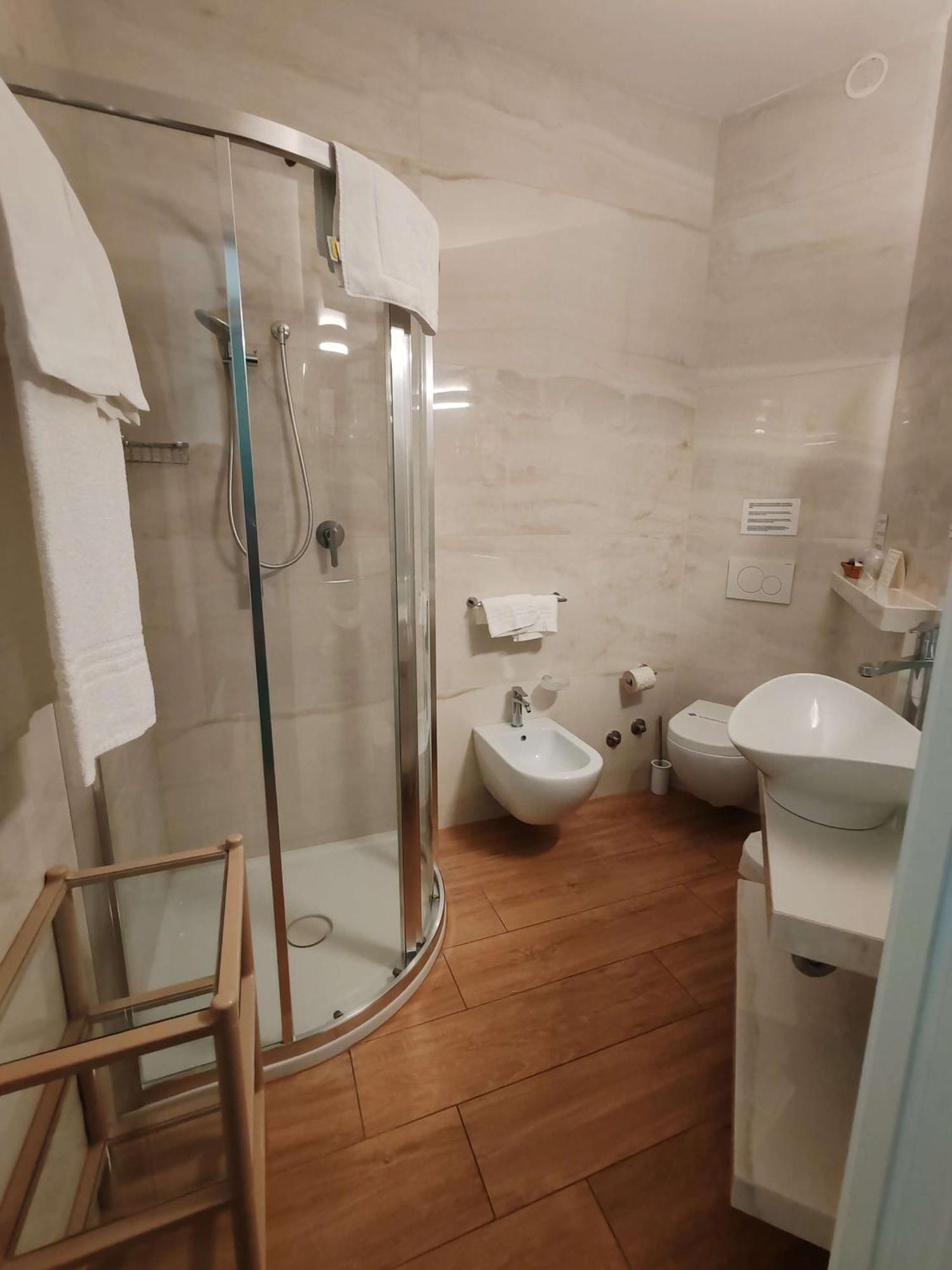 Hotel Bellevue Pesaro Buitenkant foto