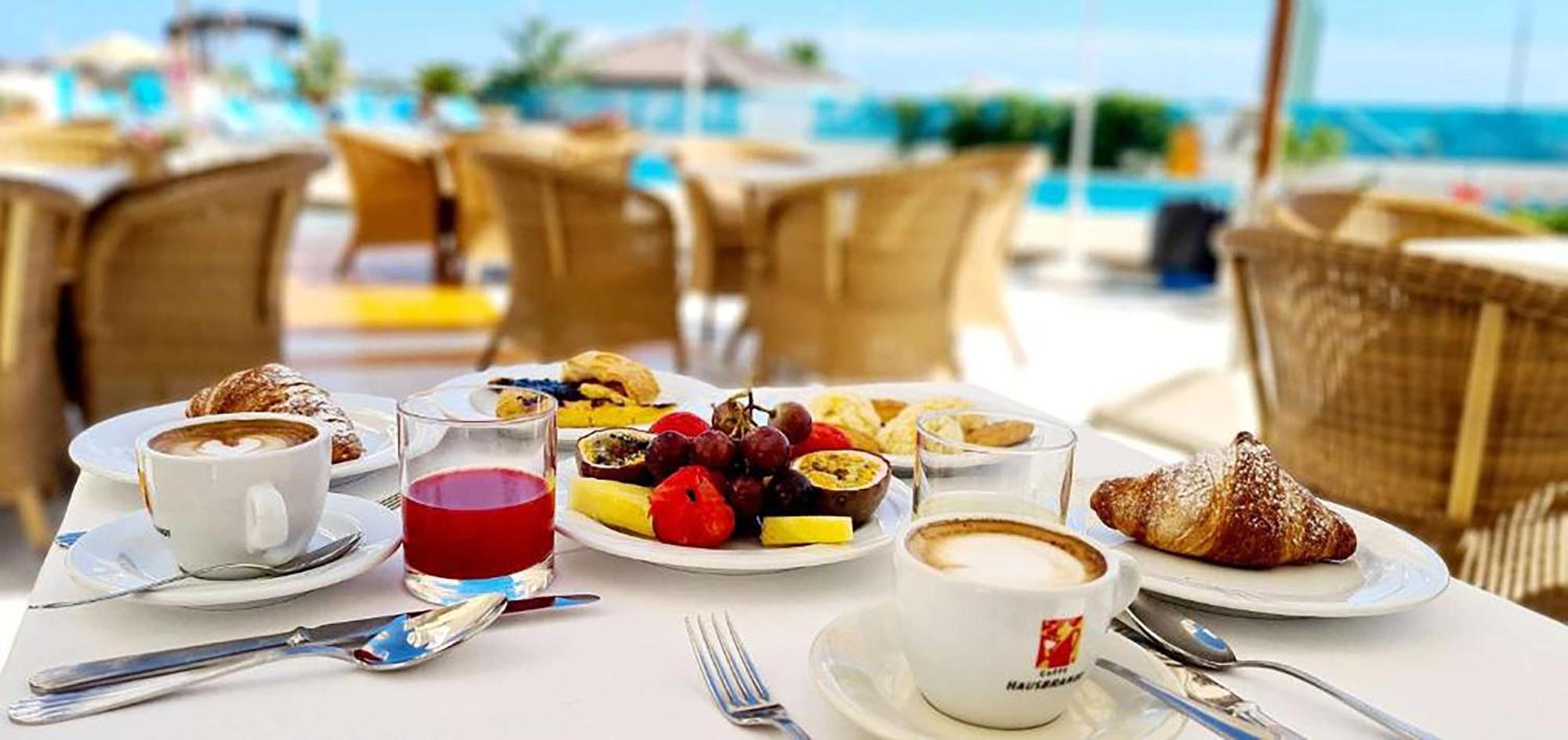 Hotel Bellevue Pesaro Buitenkant foto