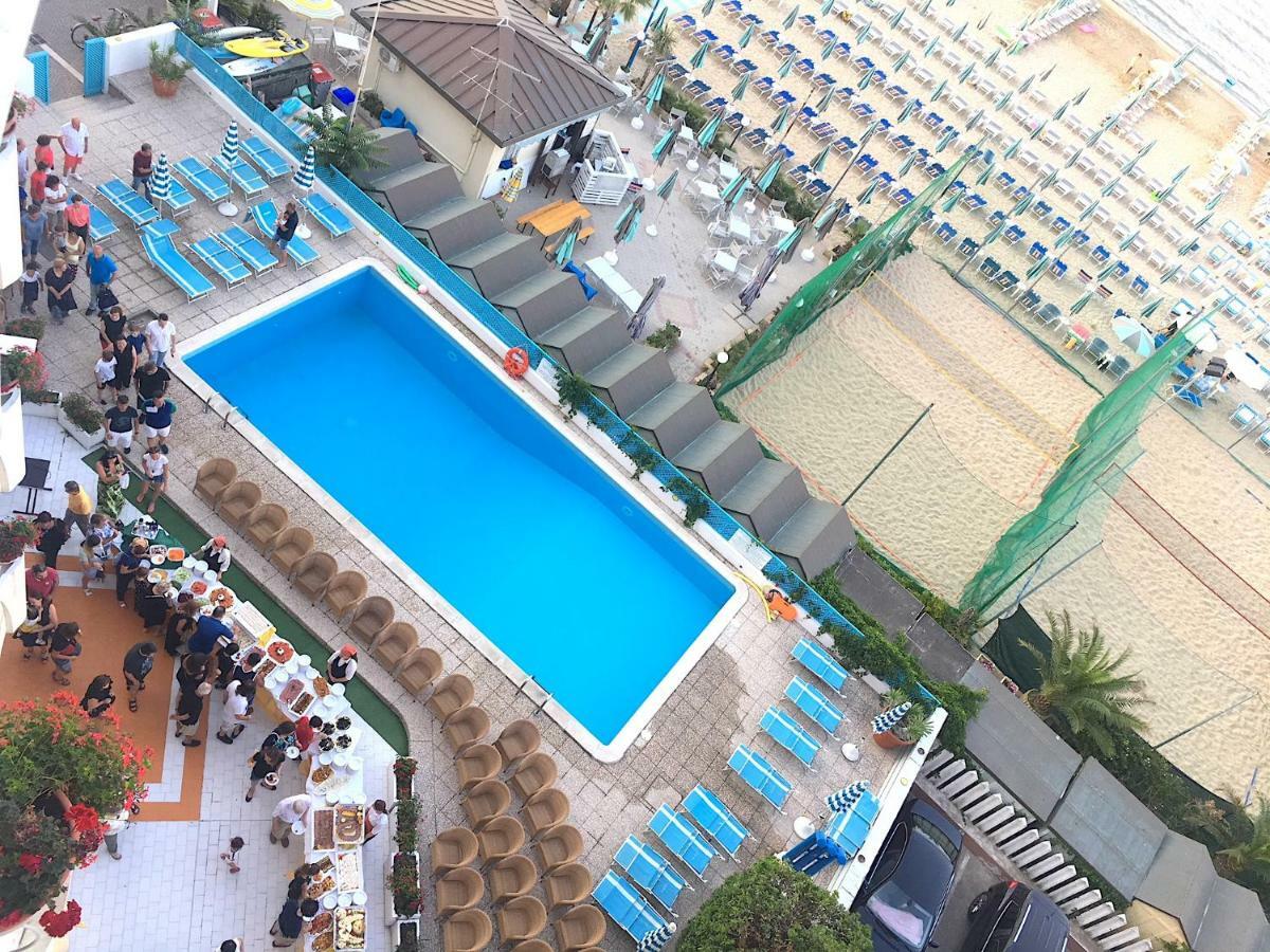 Hotel Bellevue Pesaro Buitenkant foto
